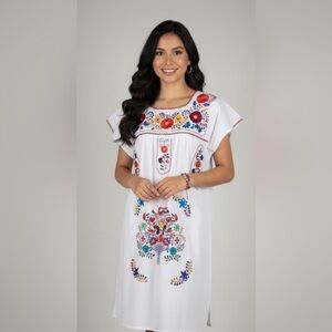 Women's Handmade Mexican Embroidered Tunic Dress White  Huipil Blouse Size S/M